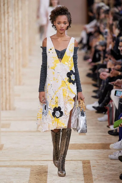 Look 39
